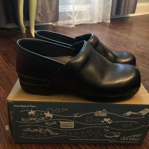 Dansko shoes size 38